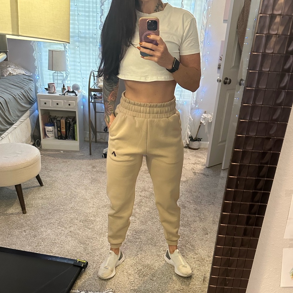 Alphalete joggers